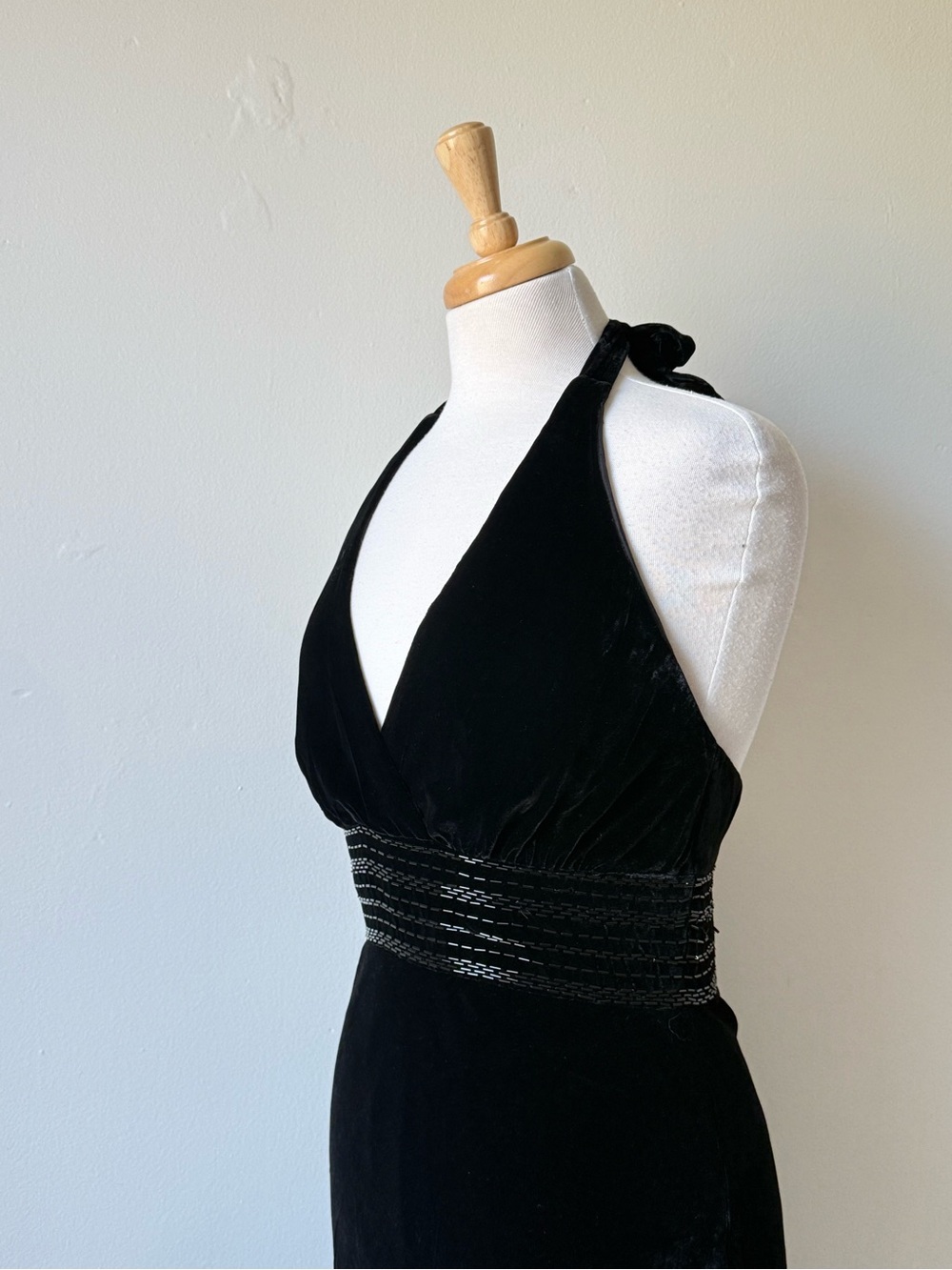 Silk Blend Beaded Jones New York Velvet Halter Cocktail Dress Size 6 - Picture 2 of 8